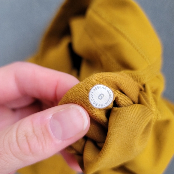 Lululemon Goldspice Wunder Train High-Rise Short 6" - Size 6 - Picture 3 of 5